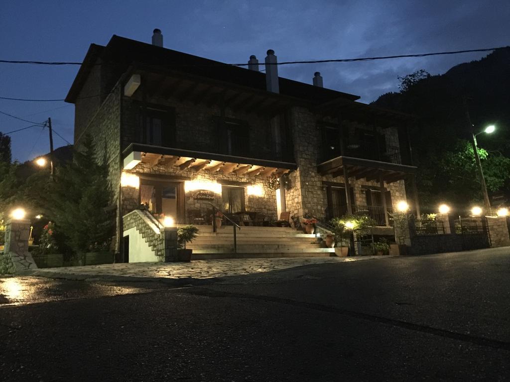 Asimina Guesthouse, Eptalofos Parnassos Exterior photo